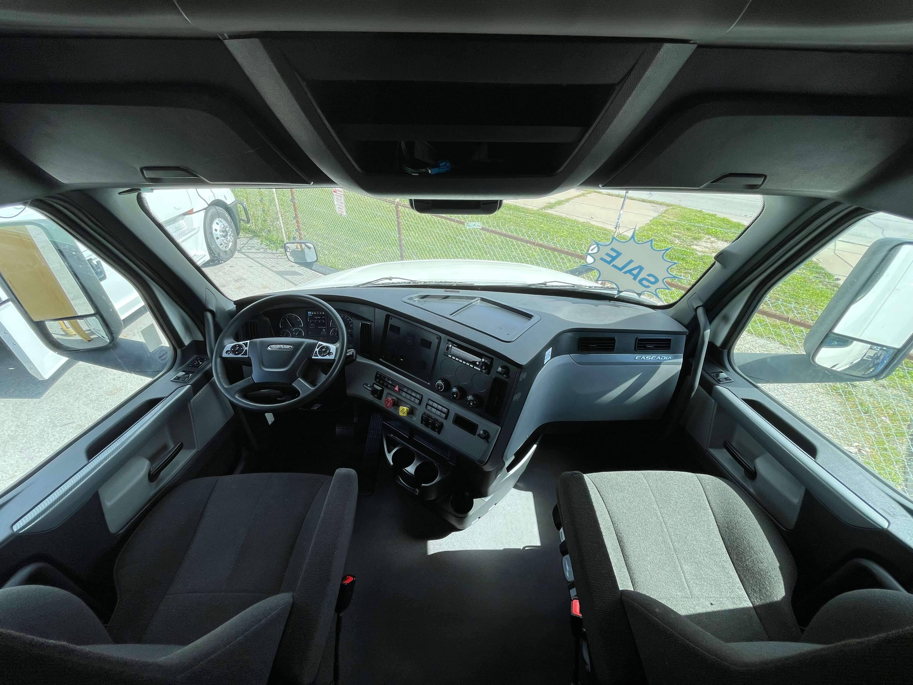 2022 Freightliner Cascadia 126 image 15