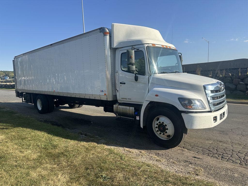 2020 Hino 338 image 7