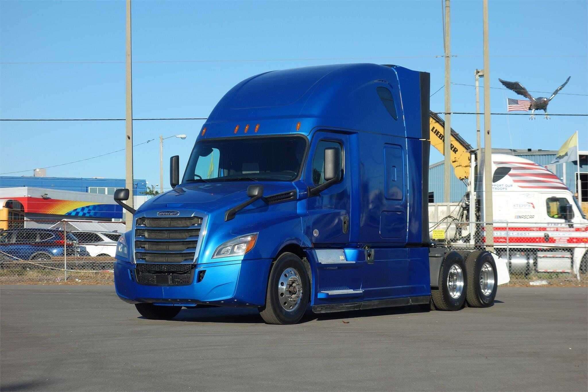 2020 Freightliner Cascadia image 2