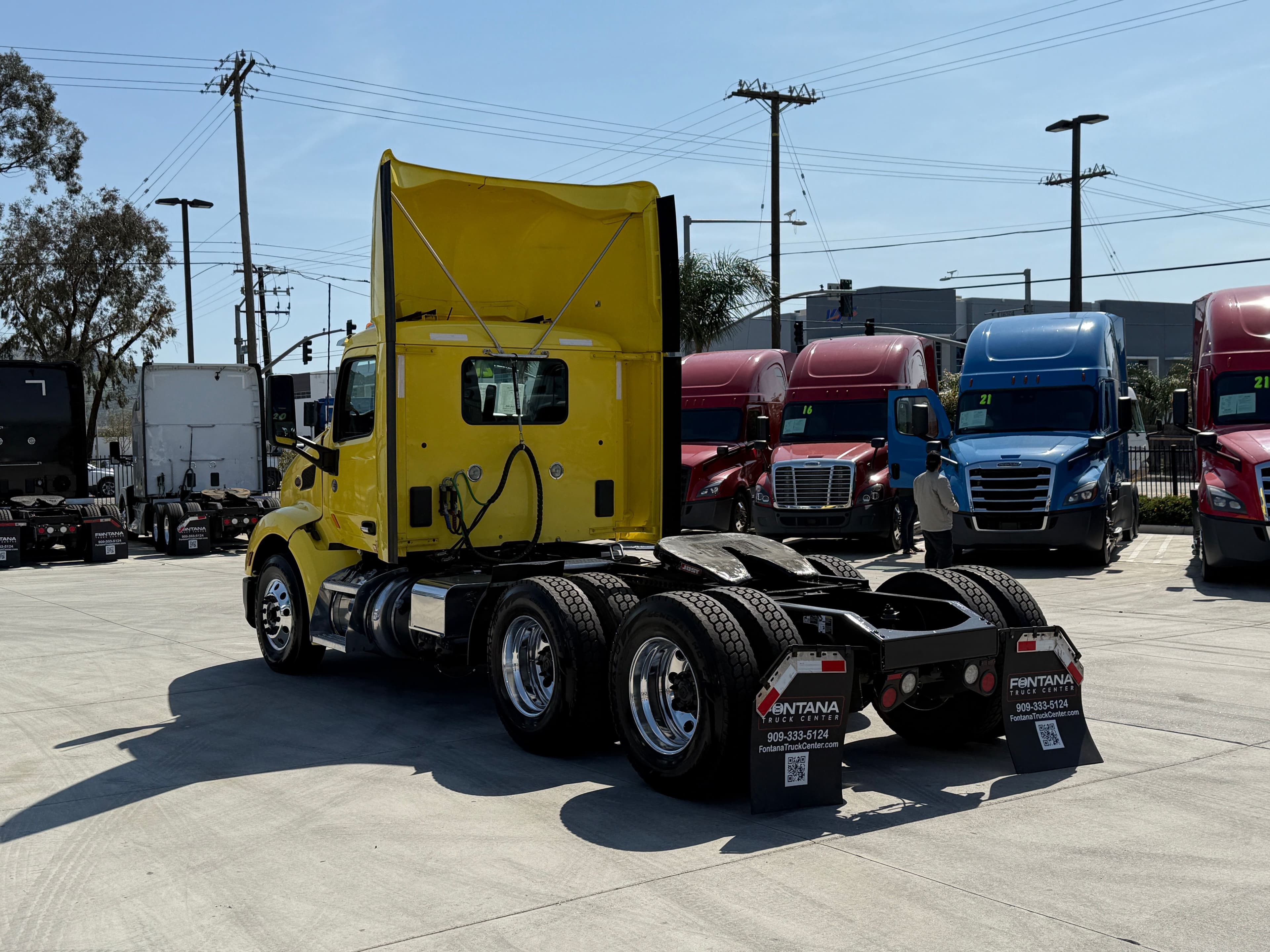 2021 Peterbilt 579 image 4
