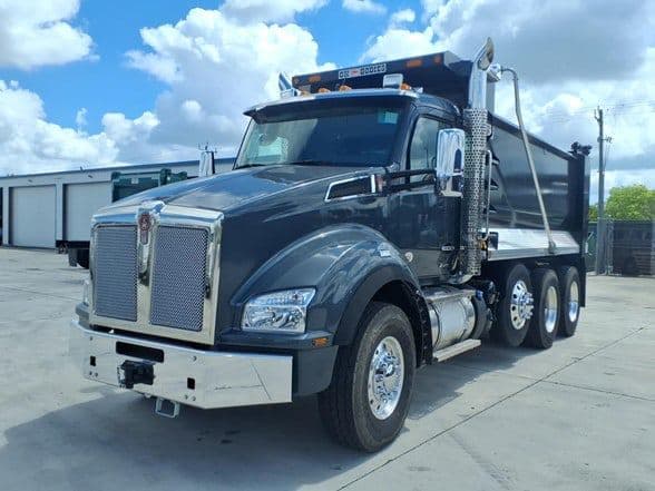 2026 Kenworth T880 image 1