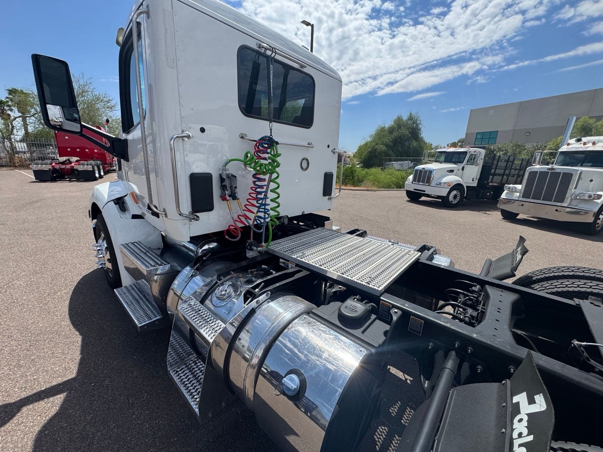 2022 Peterbilt 579 image 5