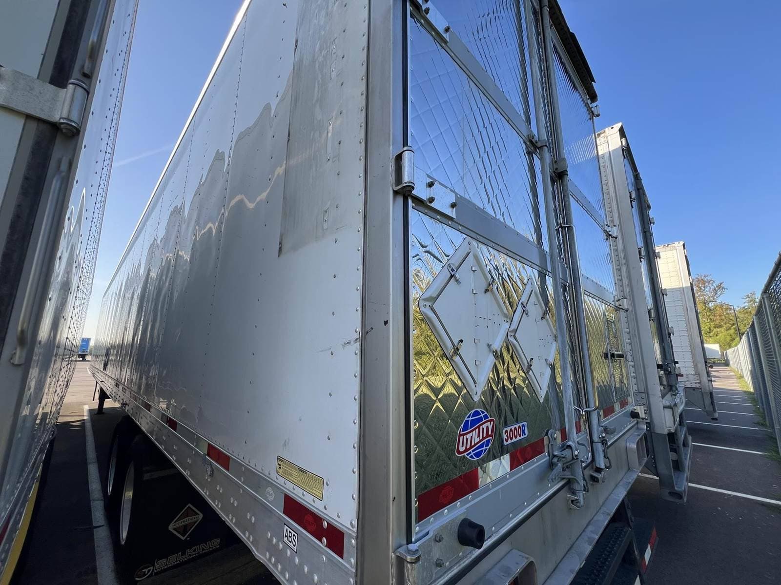2022 Utility 3000R image 5