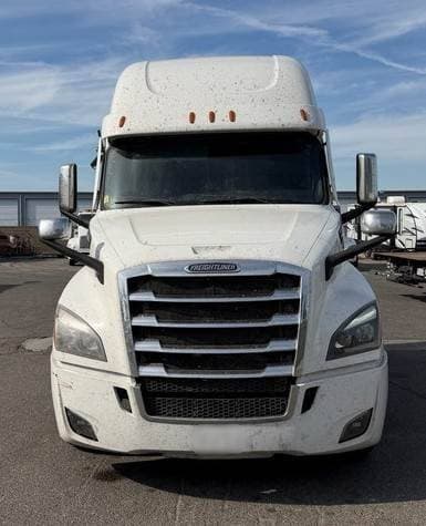 2022 Freightliner Cascadia image 7
