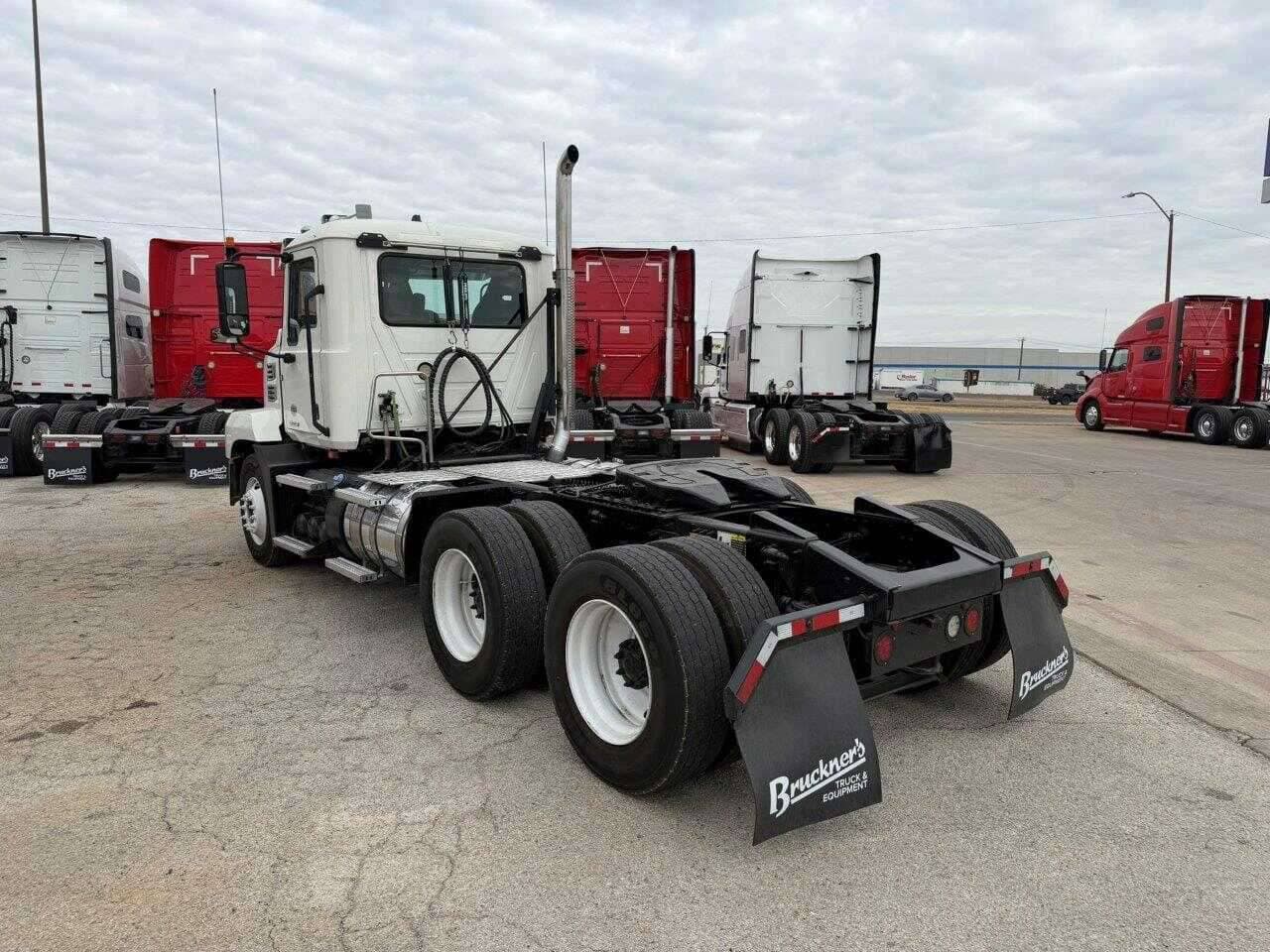 Used 2020 MACK ANTHEM Conventional - Day Cab in Fort Worth, TX image 7
