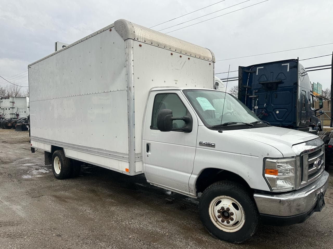 2016 Ford Econoline image 2