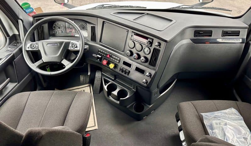 2025 Freightliner Cascadia image 7