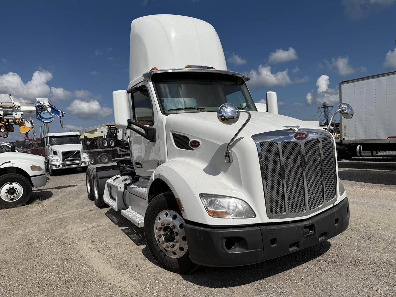 2019 Peterbilt 579 image 2