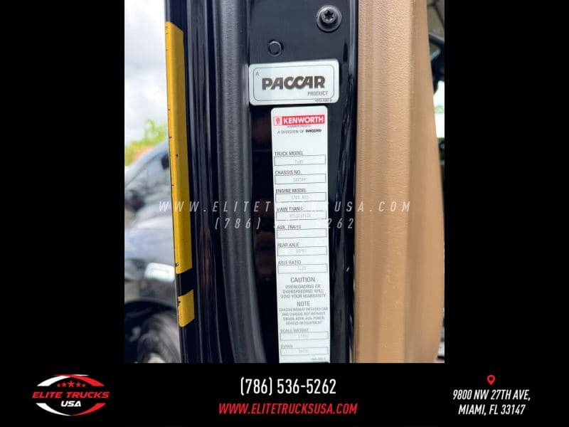 2017 Kenworth T680 image 32