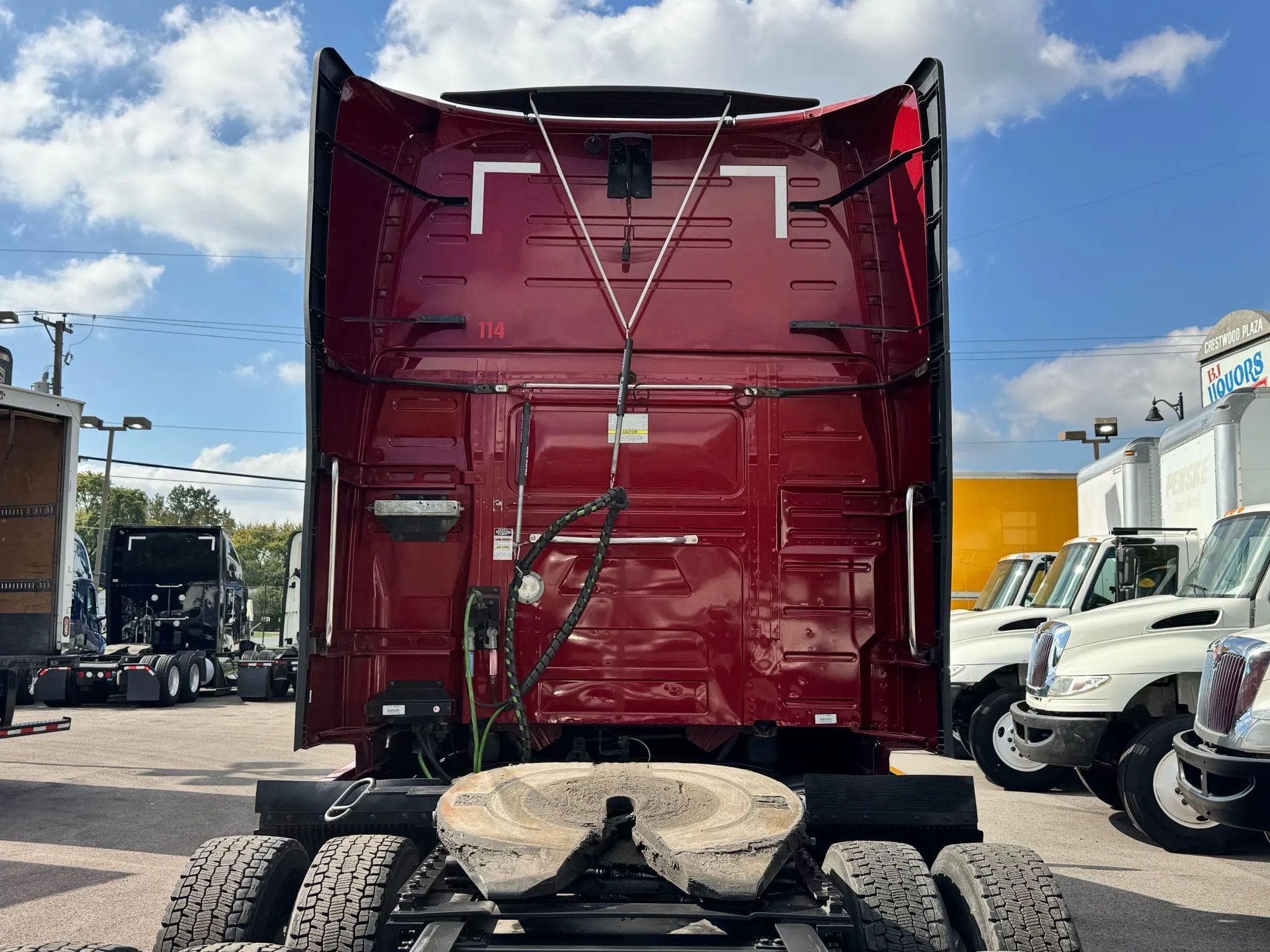 2021 Volvo VNL image 13