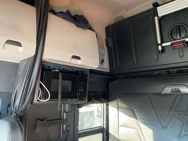 2022 Western Star 4900SB image 15