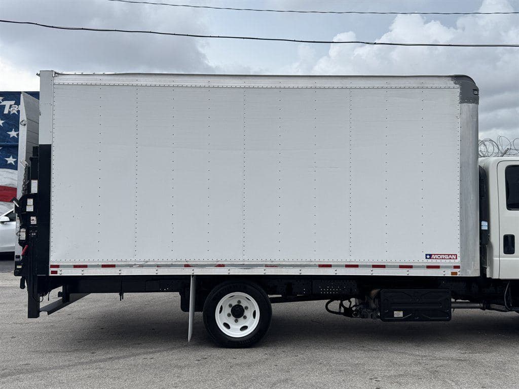 2021 Isuzu NPR XD image 16