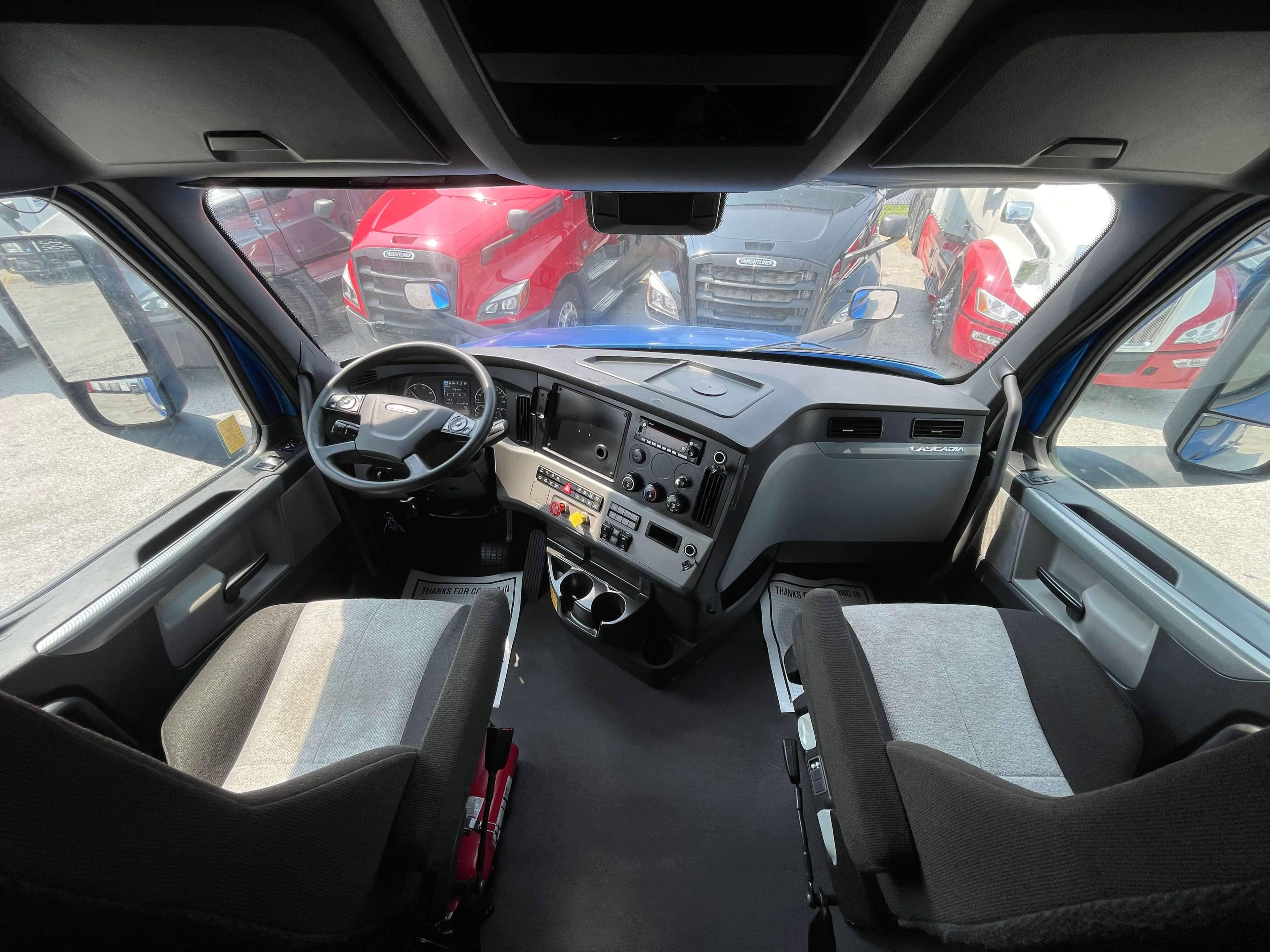 2022 Freightliner Cascadia 126 image 13