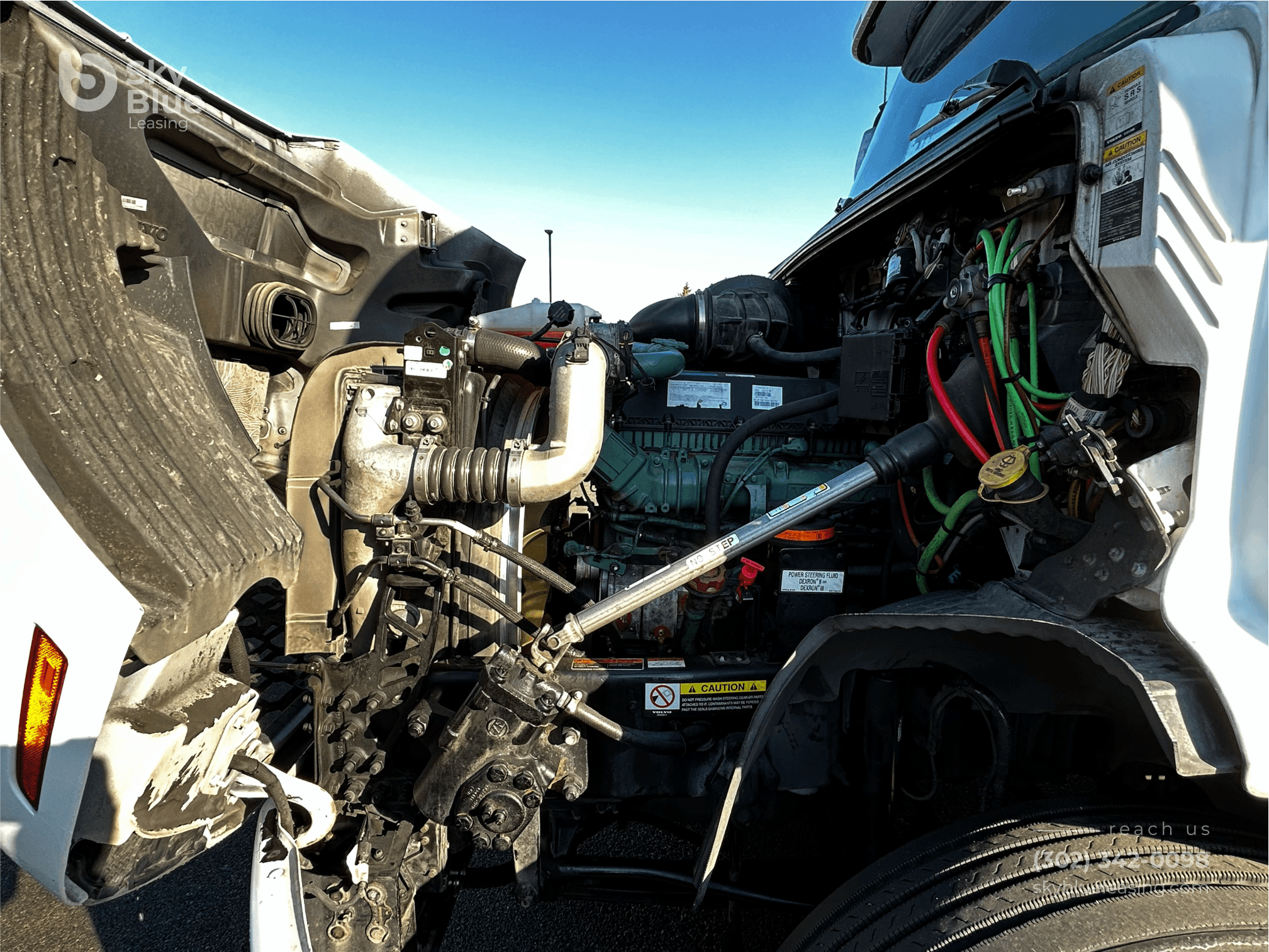 2023 Volvo VNR image 9