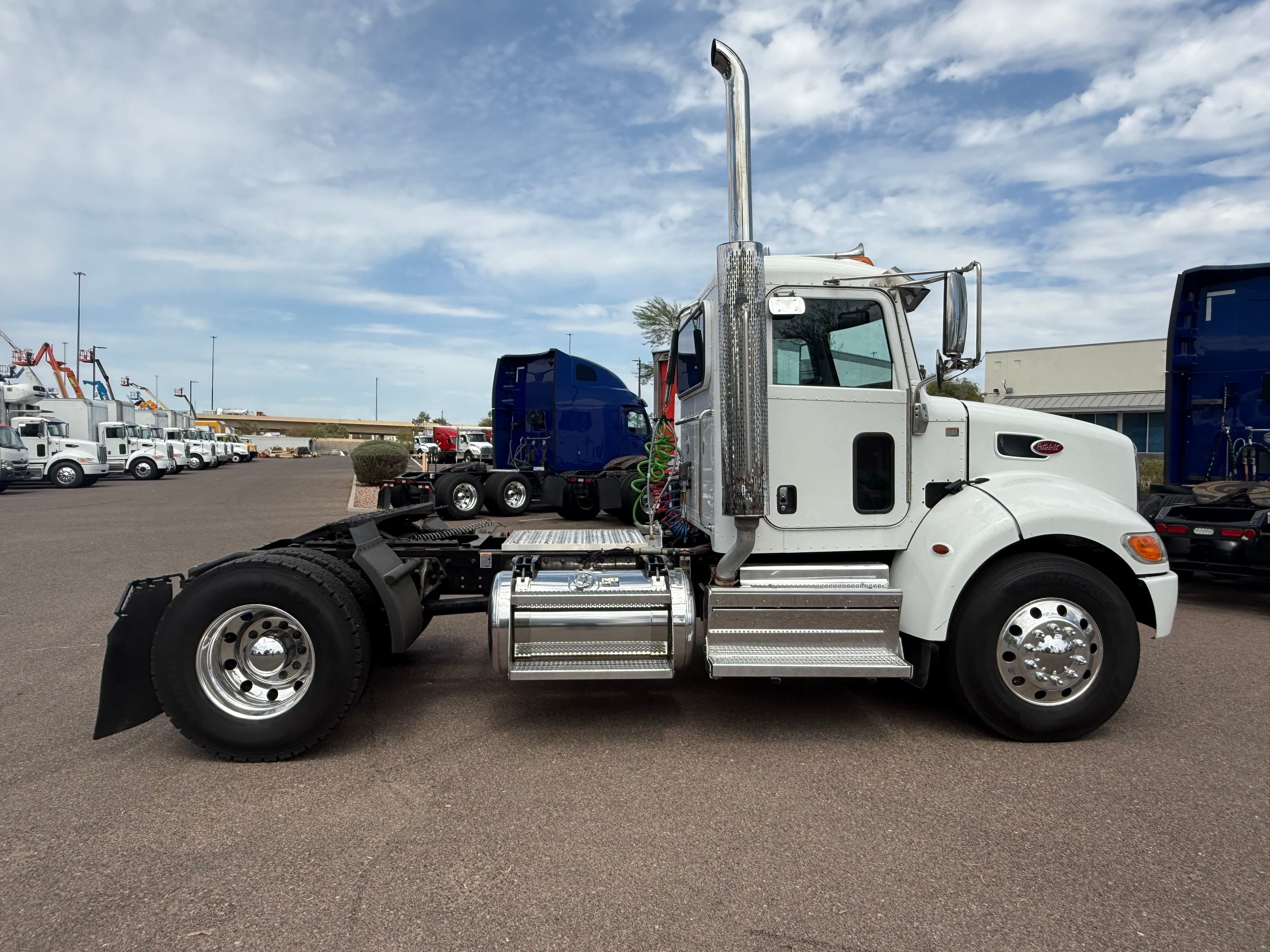 2019 Peterbilt 337 image 6