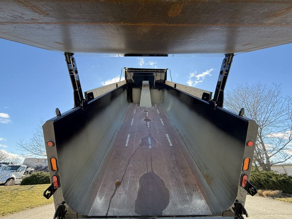 New 2026 KENWORTH T880S image 17