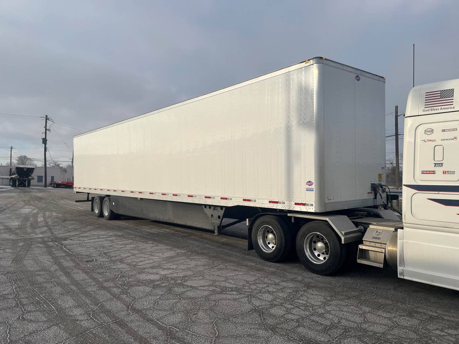 2026 Utility 53` Dry Van image 1
