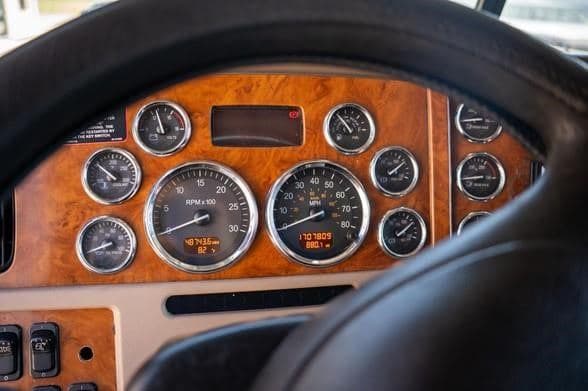 2009 Peterbilt 389 image 9