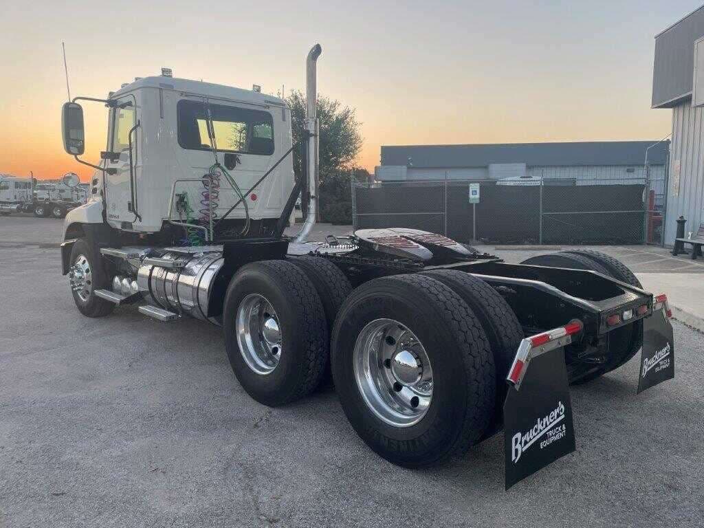 2018 Mack CXU613 Pinnacle image 5