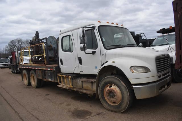 2010 Freightliner M2 106