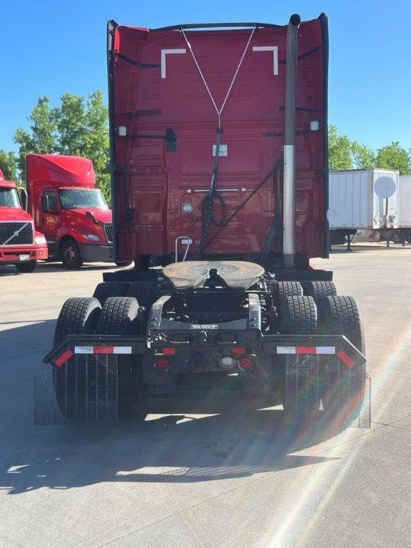 2023 Volvo VNL64T760 image 5