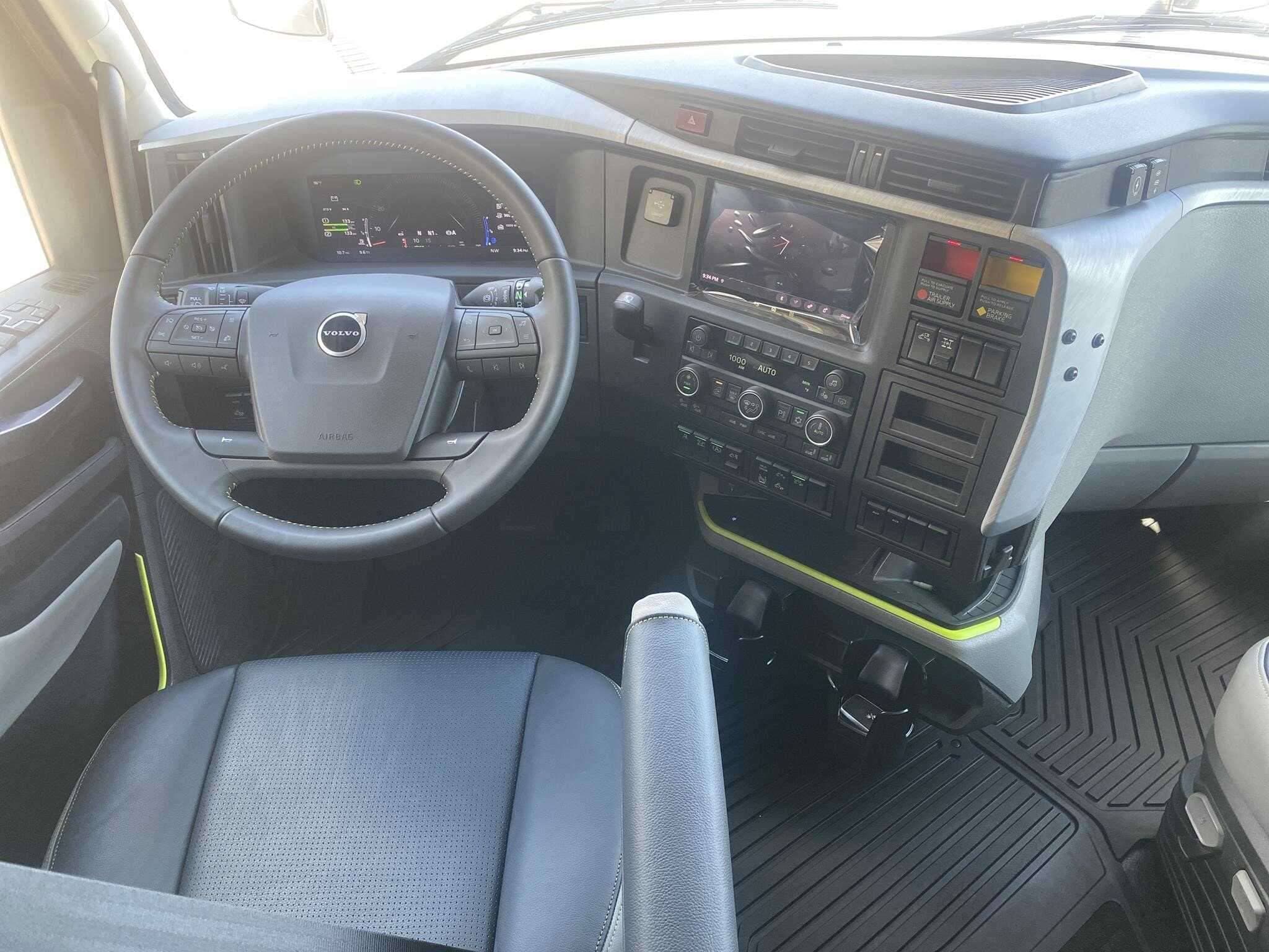New 2026 VOLVO VNL64T860 Conventional - Sleeper Truck in Oklahoma City, OK image 5