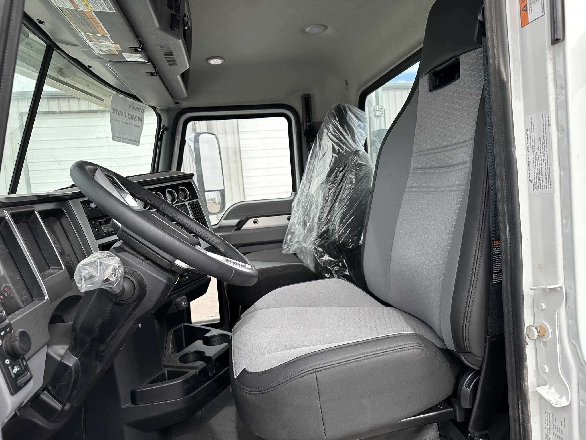 New 2025 MACK GRANITE Winch Truck in Hobbs, NM image 7