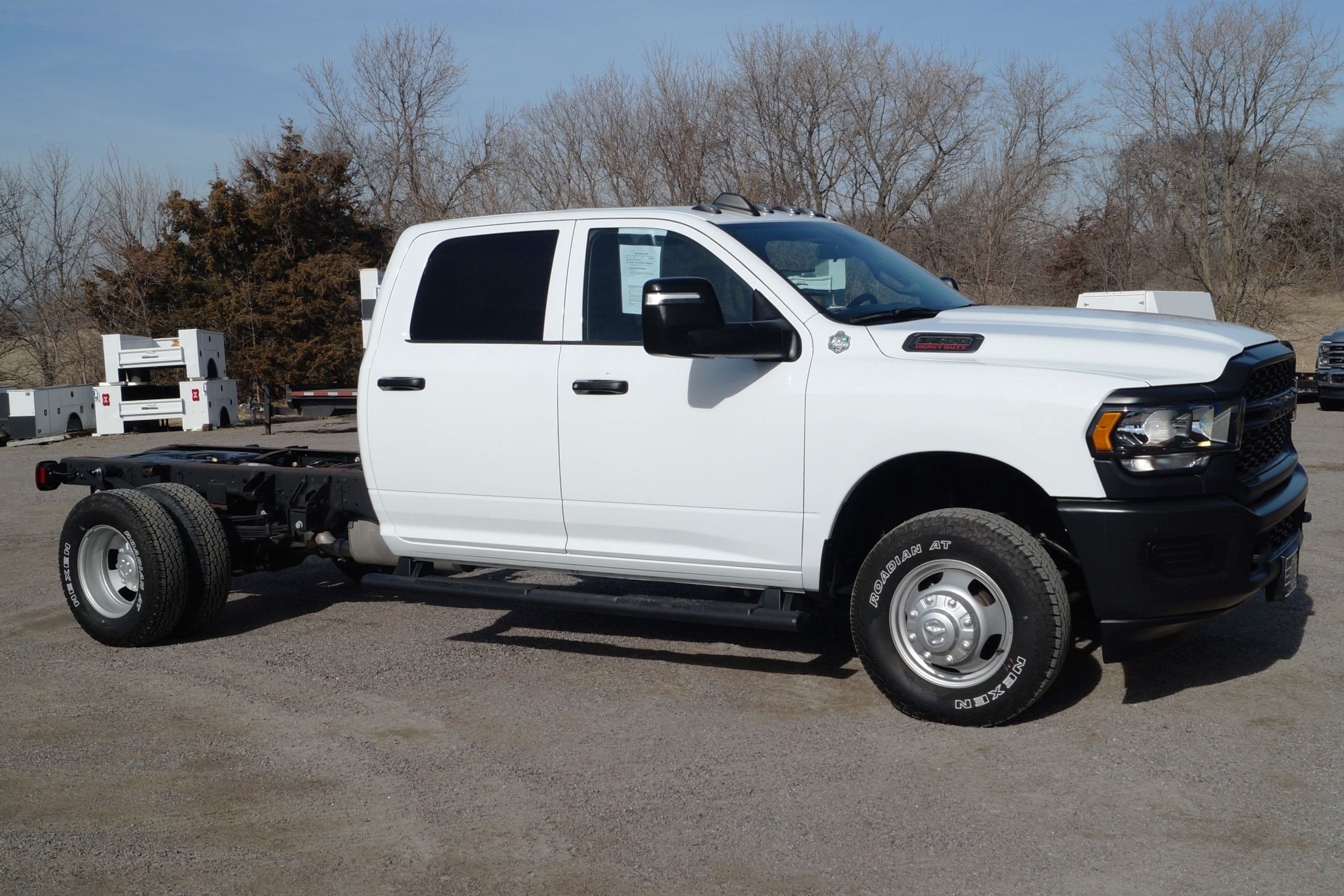 2023 RAM 3500 Tradesman - Cab Chassis - 4WD 6.4L V8 HEMI image 2