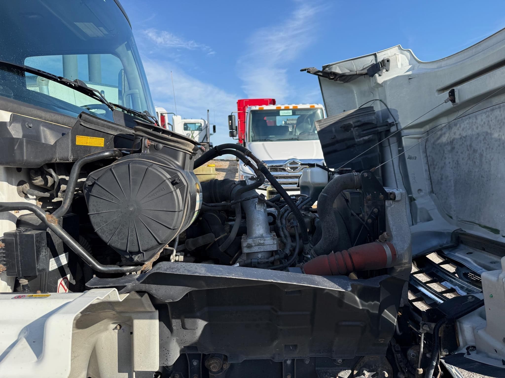 2020 HINO 268 115712 image 10