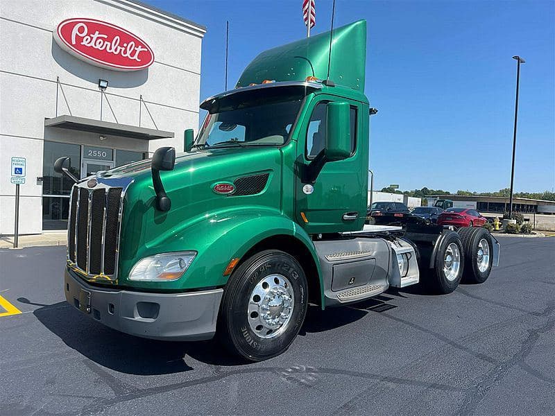 2020 Peterbilt 579 image 1