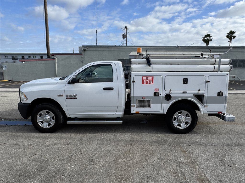 2016 Ram 3500 Tradesman image 9