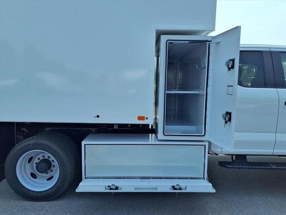 2026 Ford F550 image 9