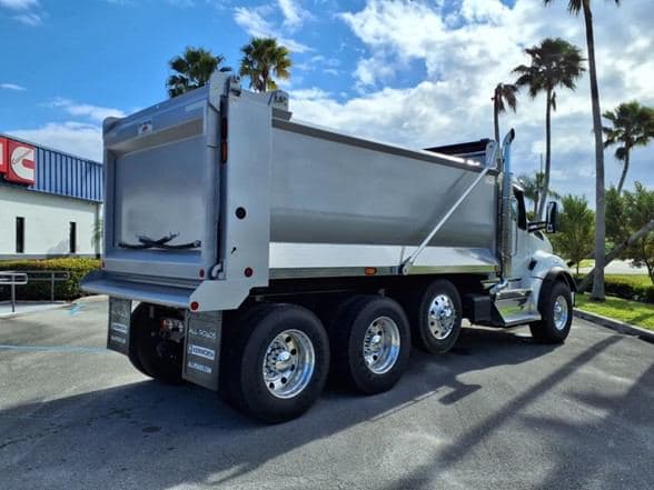 2025 Kenworth T880 image 7