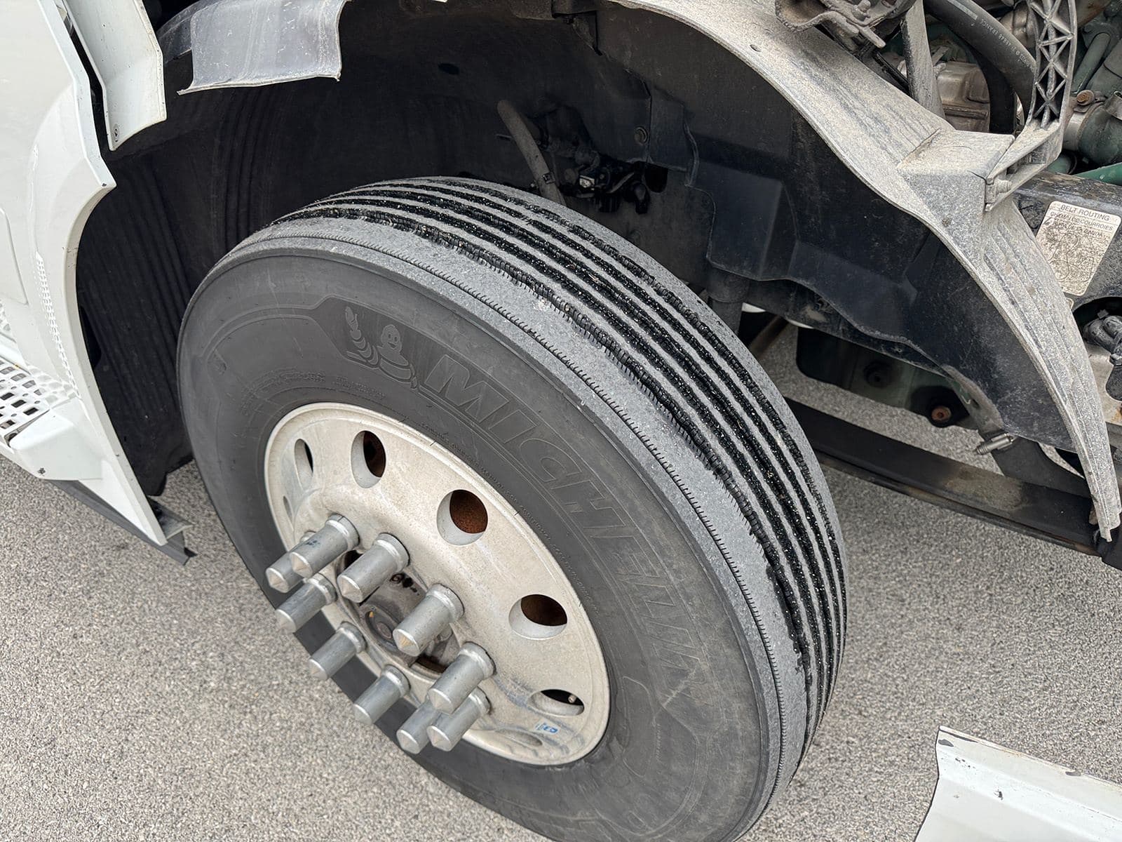 2018 Volvo VNL670 image 9