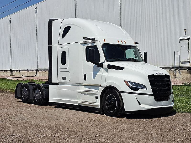 2026 FREIGHTLINER PJ126SLP image 1