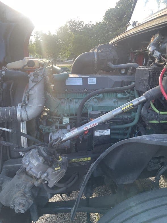 2023 Volvo VNL64T760 image 7