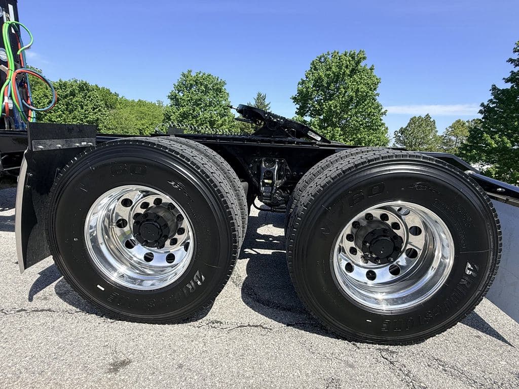 New 2027 KENWORTH W900L image 4