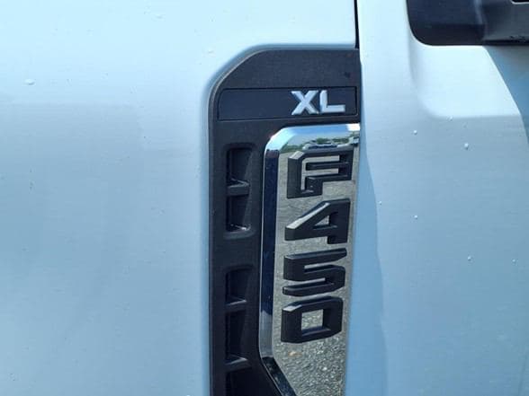 2025 Ford F450 image 12