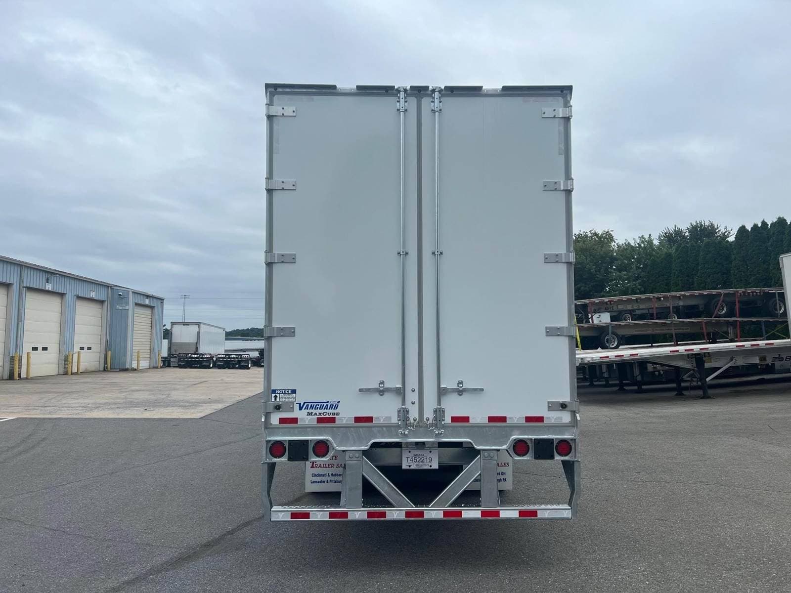 2026 Vanguard MAXCUBE - SHEET / POST Dry Van Trailer image 2