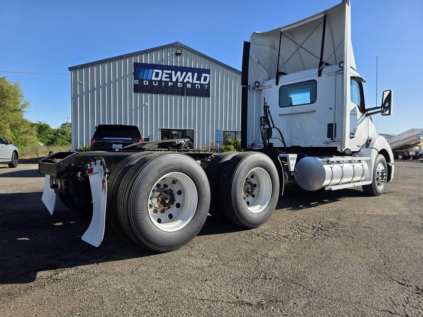 2022 Kenworth T680 image 8