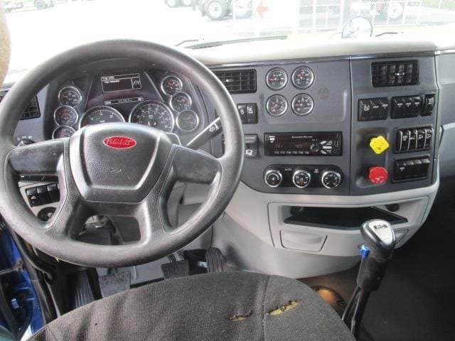 2020 Peterbilt 567 image 11