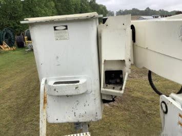 2016 Freightliner M2 106 image 11