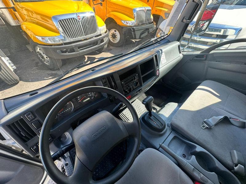 2019 Isuzu NPR image 14