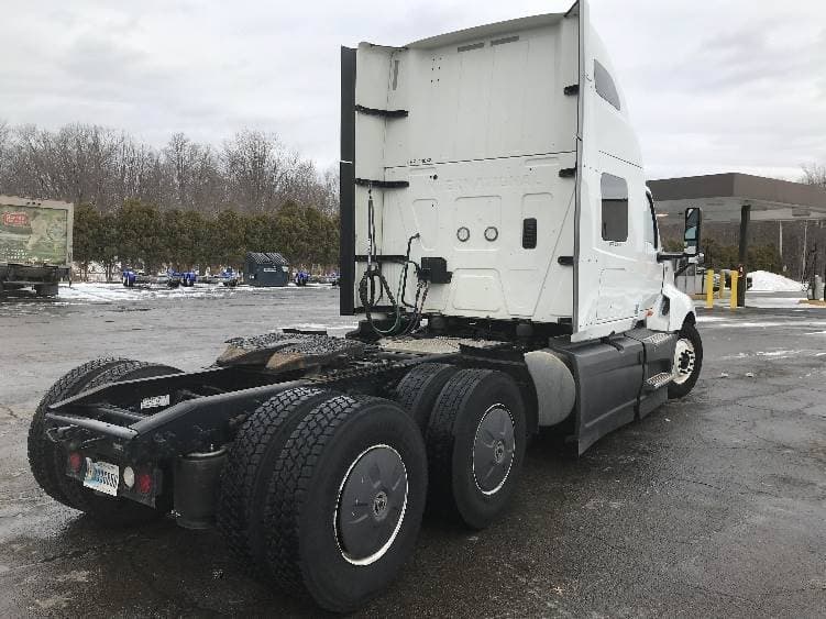 2023 International LT62F image 6