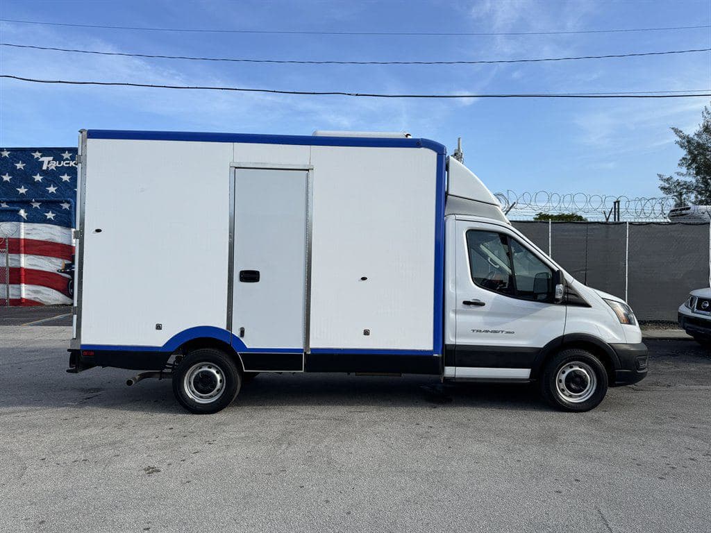 2023 Ford Transit T-350 image 15