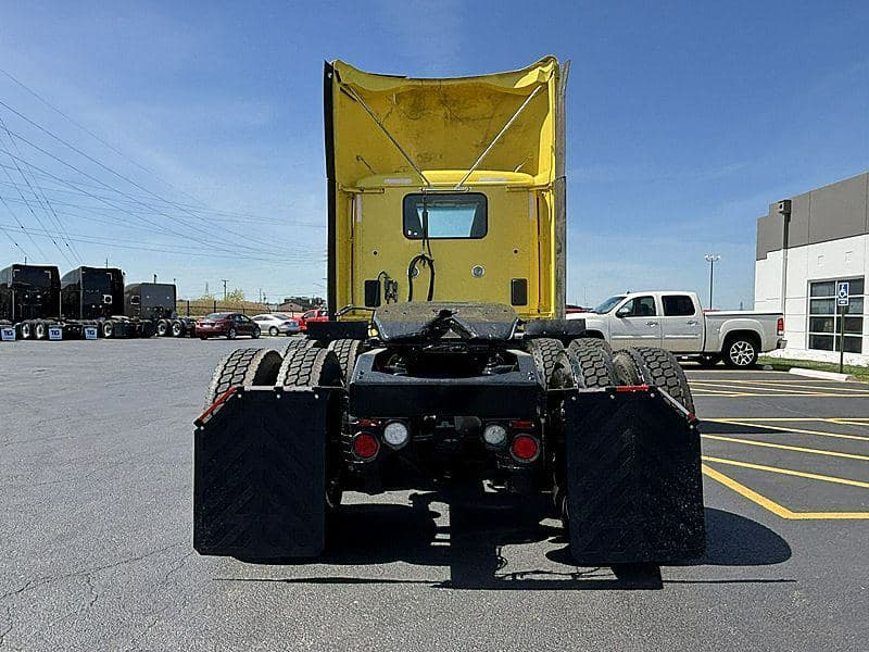 2021 Peterbilt 579 image 6