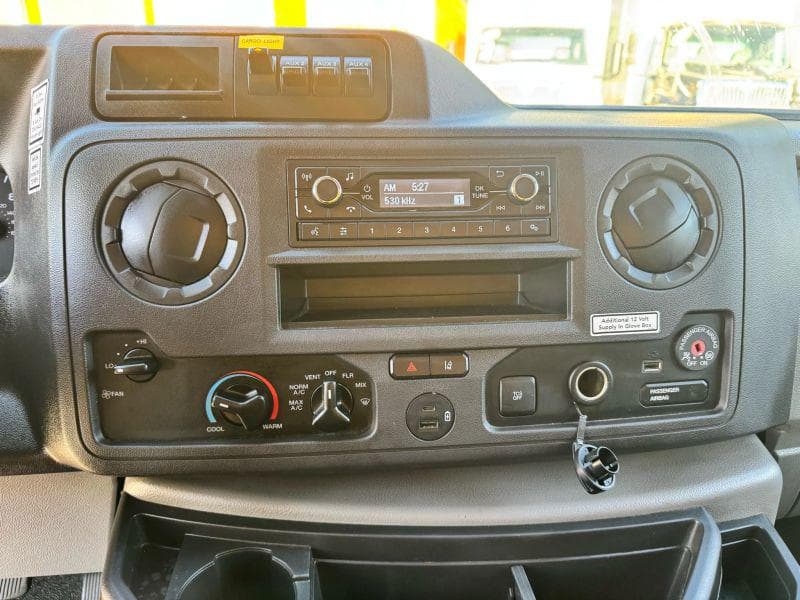 2022 Ford CF8000 image 19