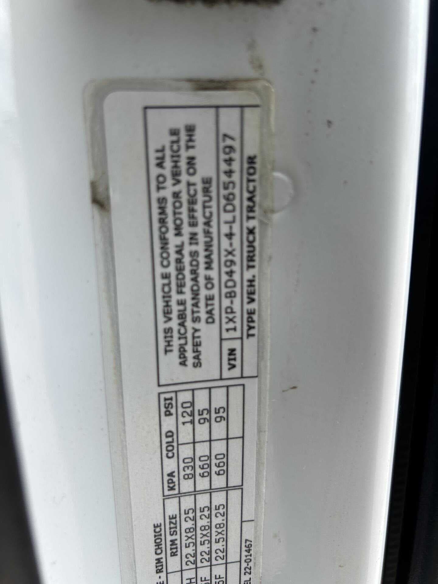 2020 Peterbilt 579 image 23