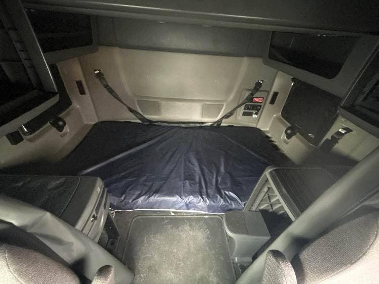 2023 International LT62F image 8