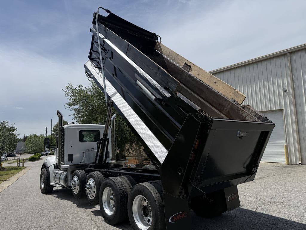 Used 2021 KENWORTH T880S image 9